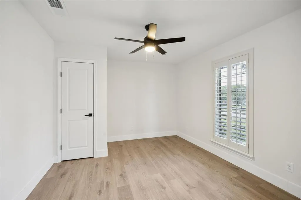 2404 Delmar Drive