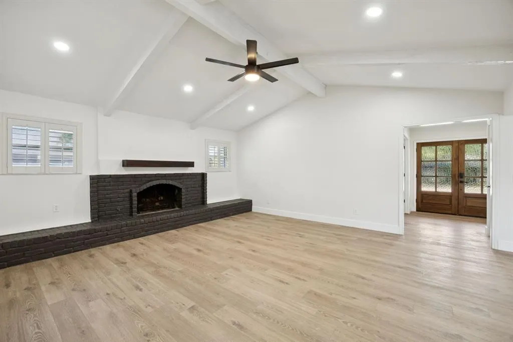 2404 Delmar Drive