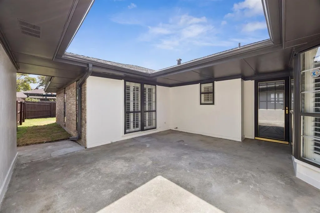2404 Delmar Drive