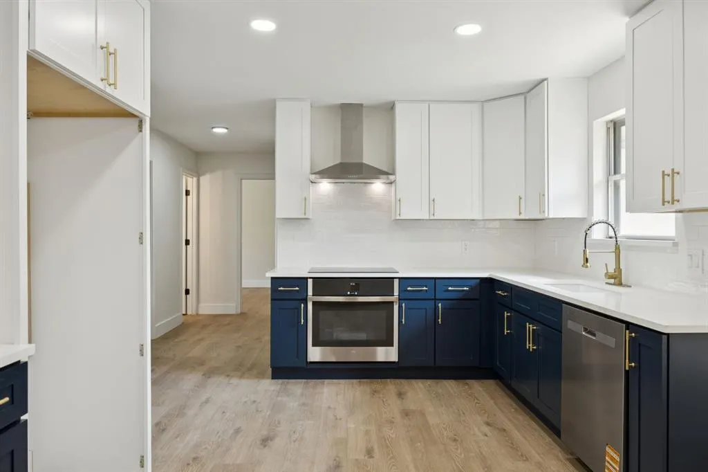 2404 Delmar Drive