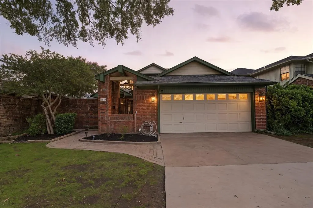 6614 Phoenix Place