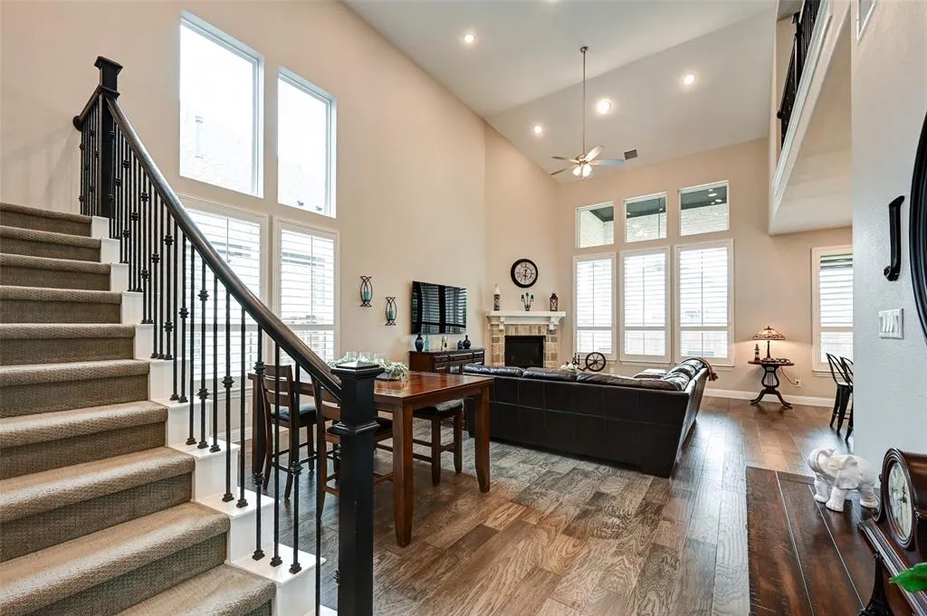 3253 Alexandra Lane