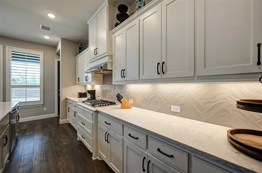 3253 Alexandra Lane
