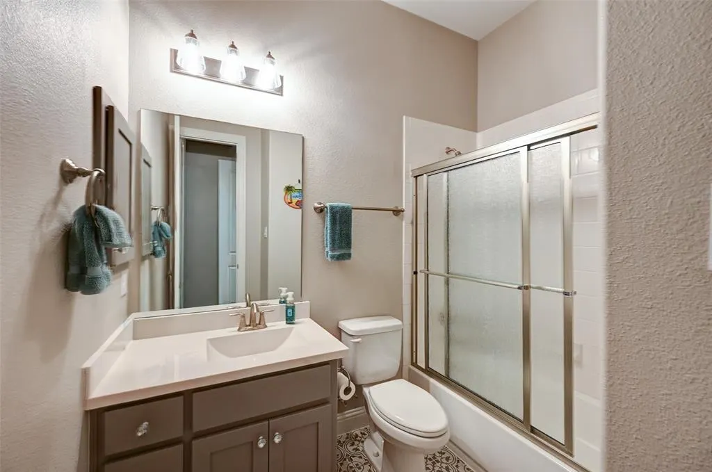 3253 Alexandra Lane