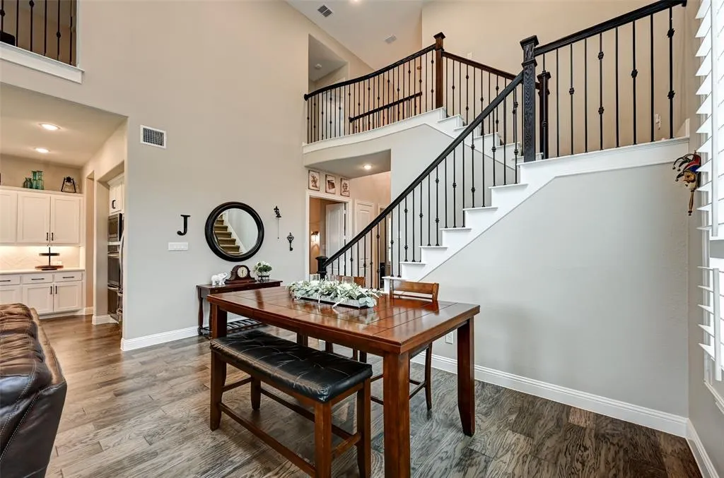 3253 Alexandra Lane