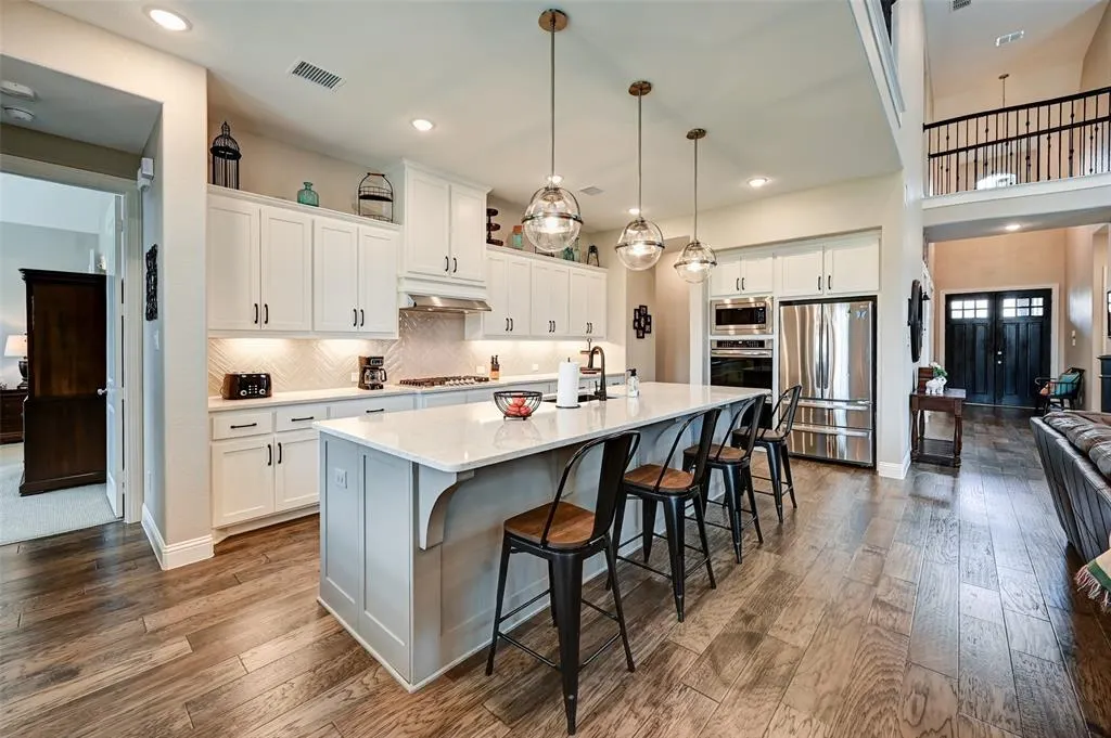 3253 Alexandra Lane
