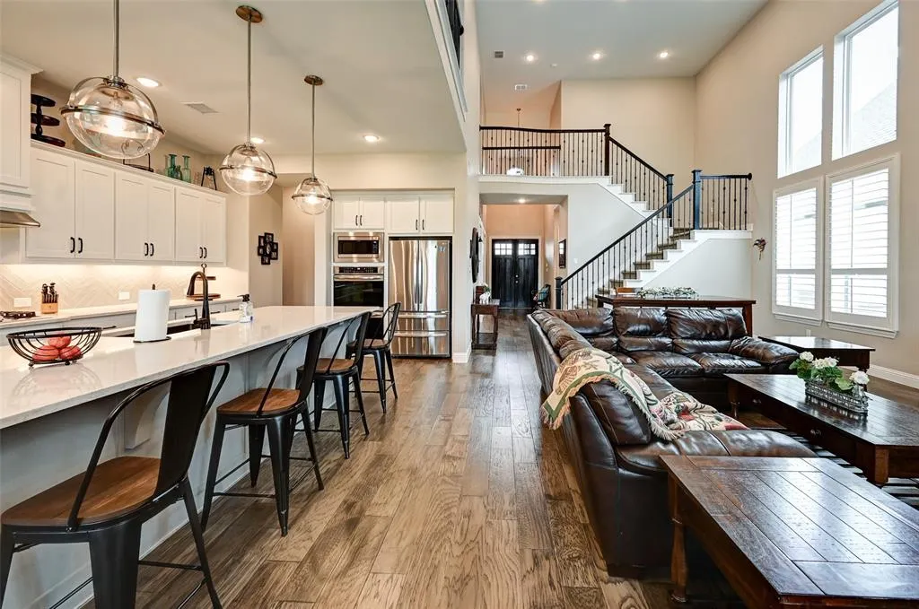 3253 Alexandra Lane