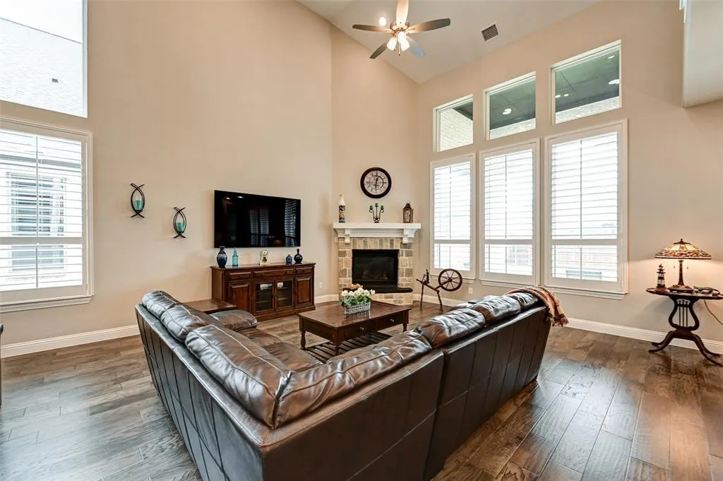3253 Alexandra Lane