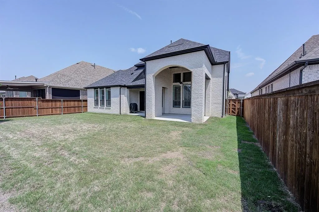 3253 Alexandra Lane