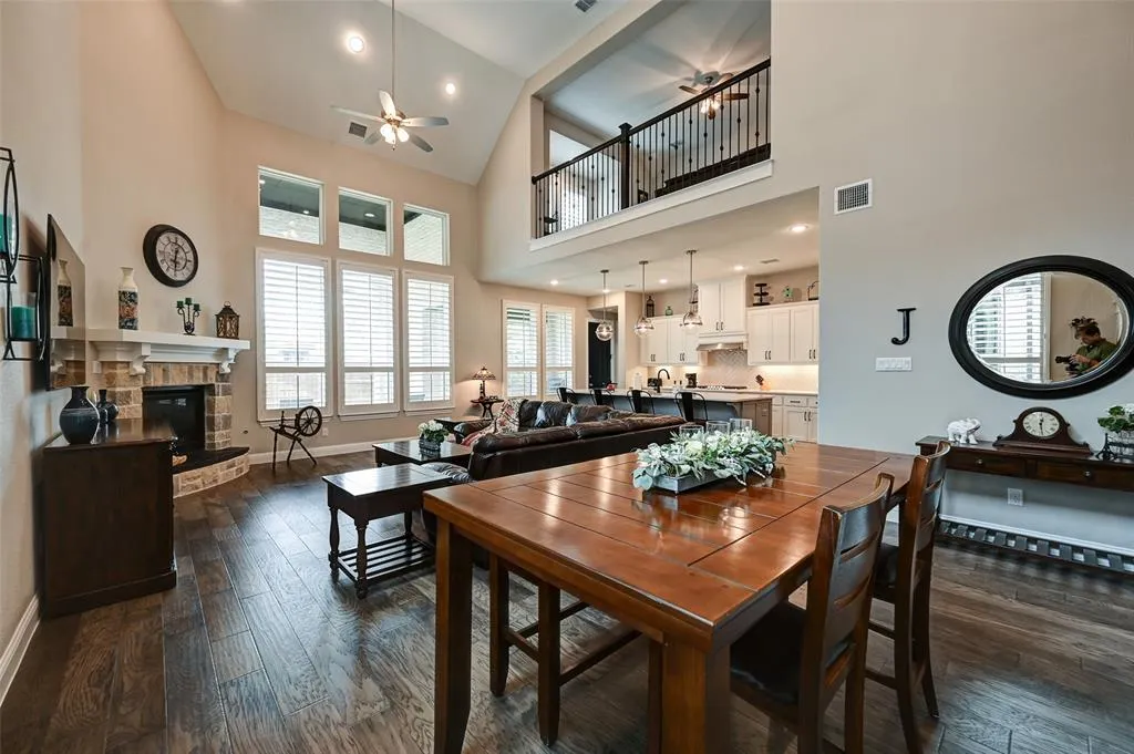 3253 Alexandra Lane