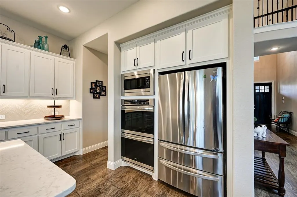 3253 Alexandra Lane
