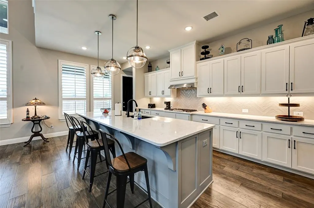 3253 Alexandra Lane