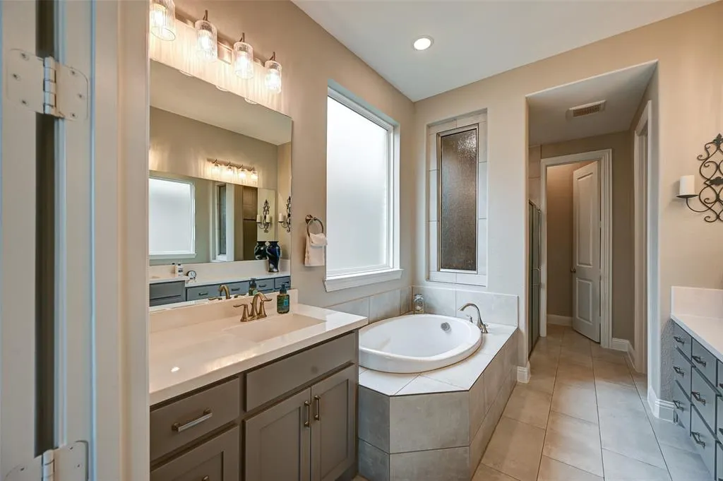 3253 Alexandra Lane