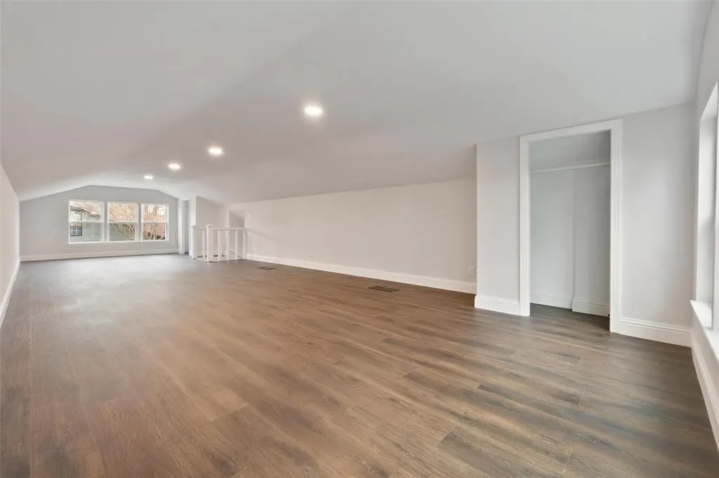 4816 W Mockingbird Lane