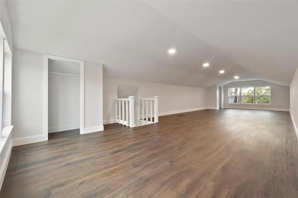 4816 W Mockingbird Lane