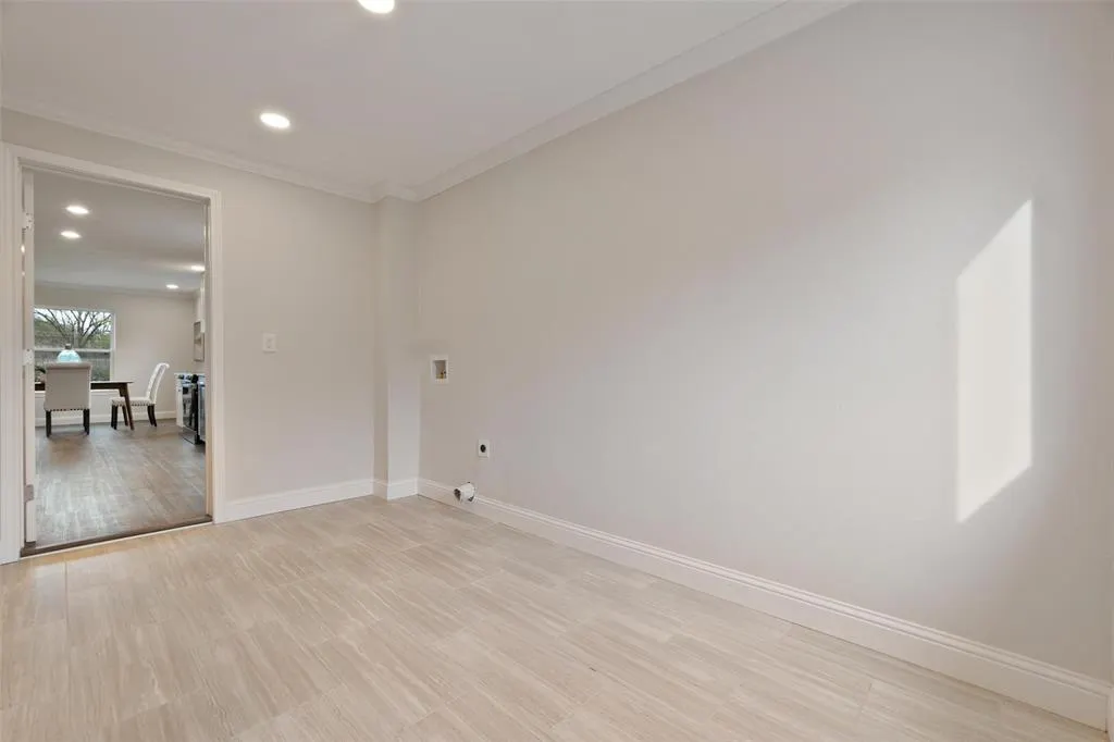 4816 W Mockingbird Lane