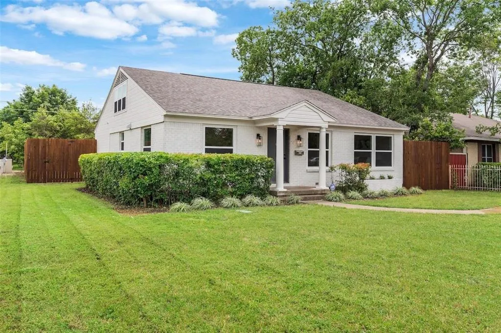 4816 W Mockingbird Lane