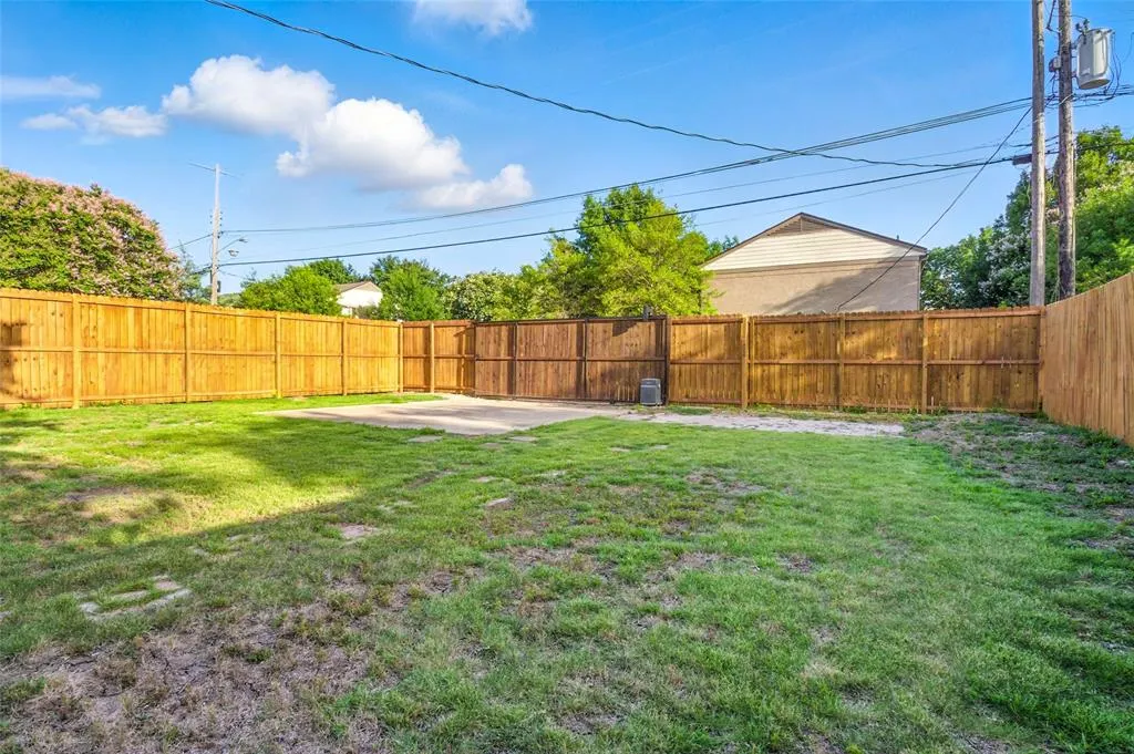 4816 W Mockingbird Lane