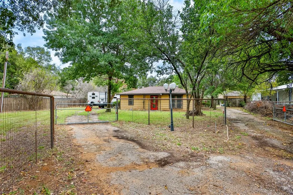 2730 Maverick Lane