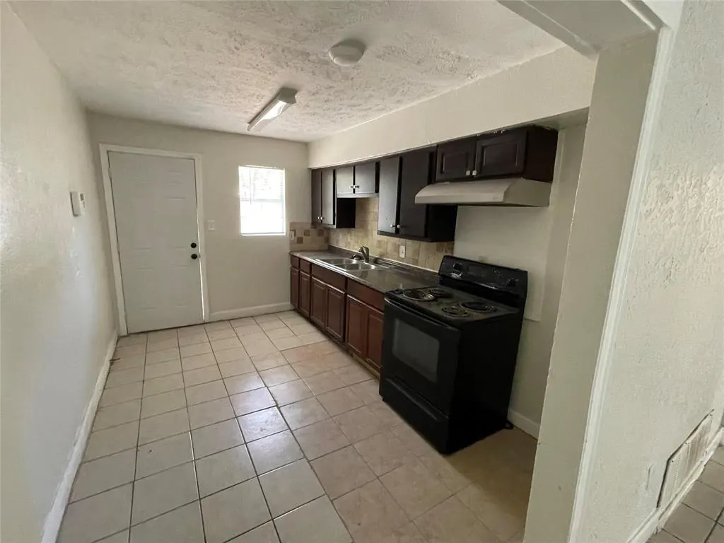 1411 Kingsley Drive