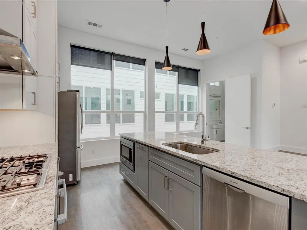 5923 Lindell Avenue, #101