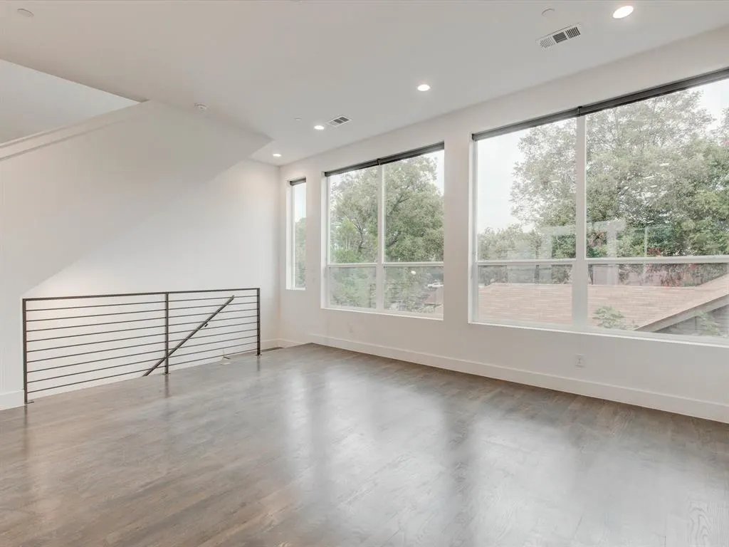 5923 Lindell Avenue, #101