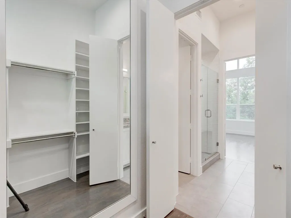 5923 Lindell Avenue, #101