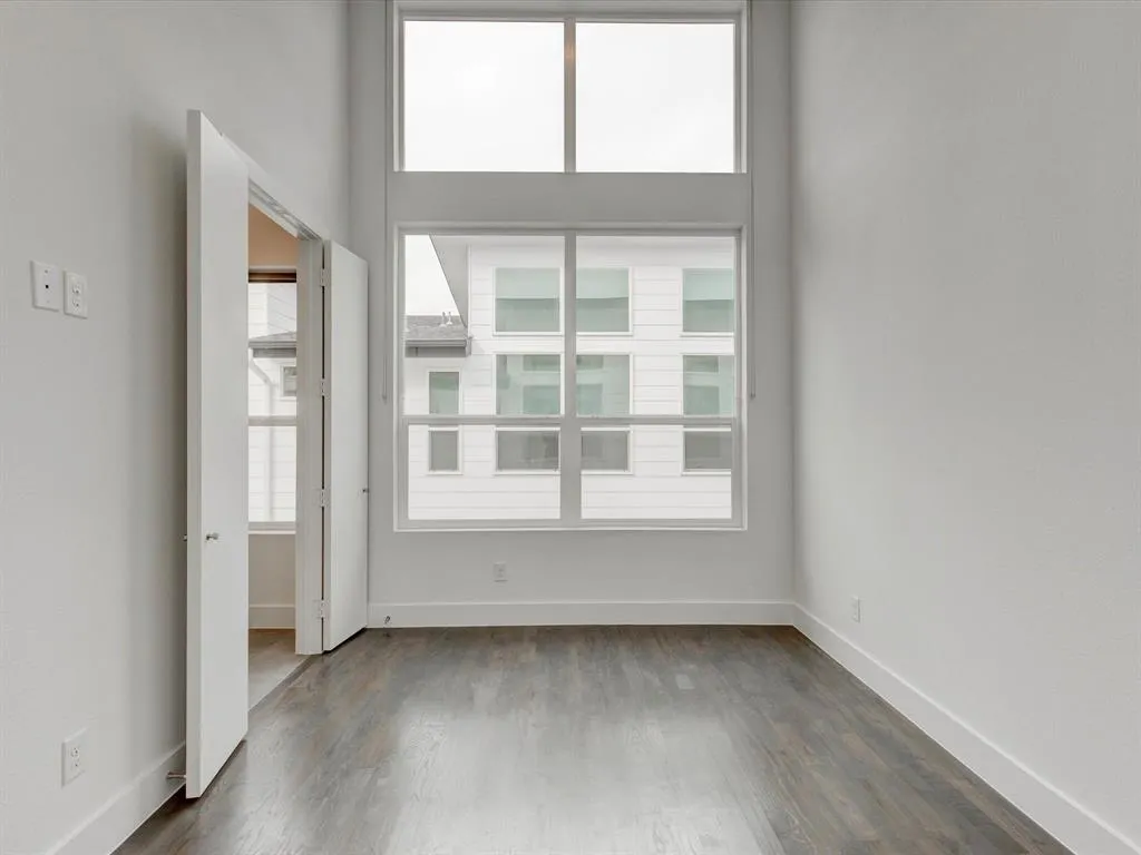 5923 Lindell Avenue, #101
