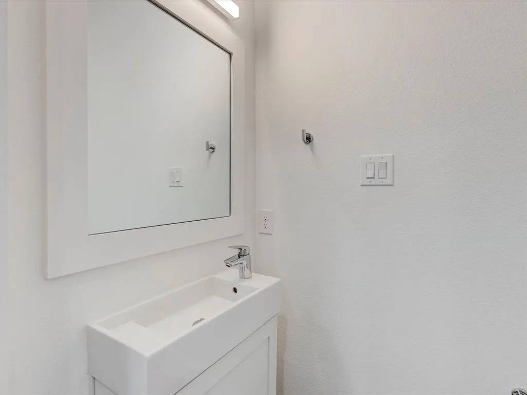5923 Lindell Avenue, #101