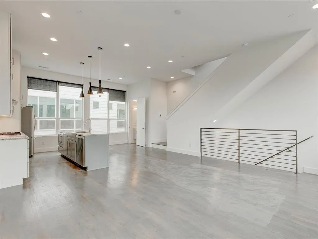 5923 Lindell Avenue, #101