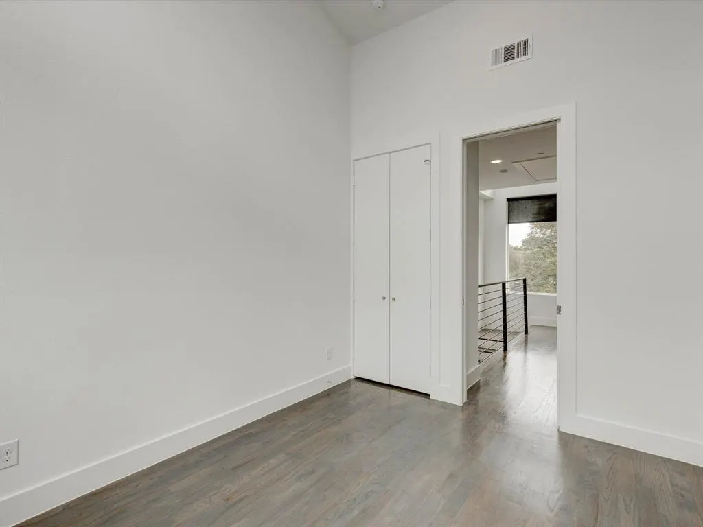 5923 Lindell Avenue, #101