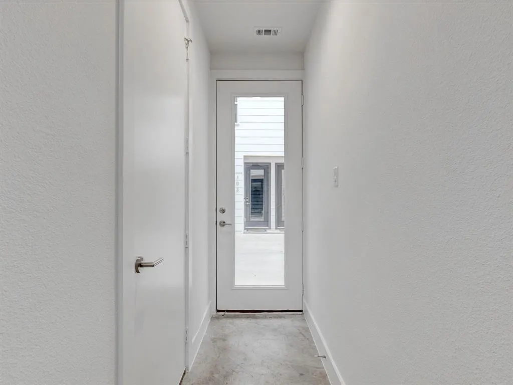 5923 Lindell Avenue, #101