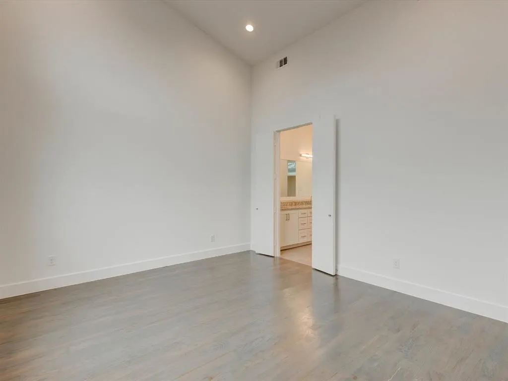 5923 Lindell Avenue, #101
