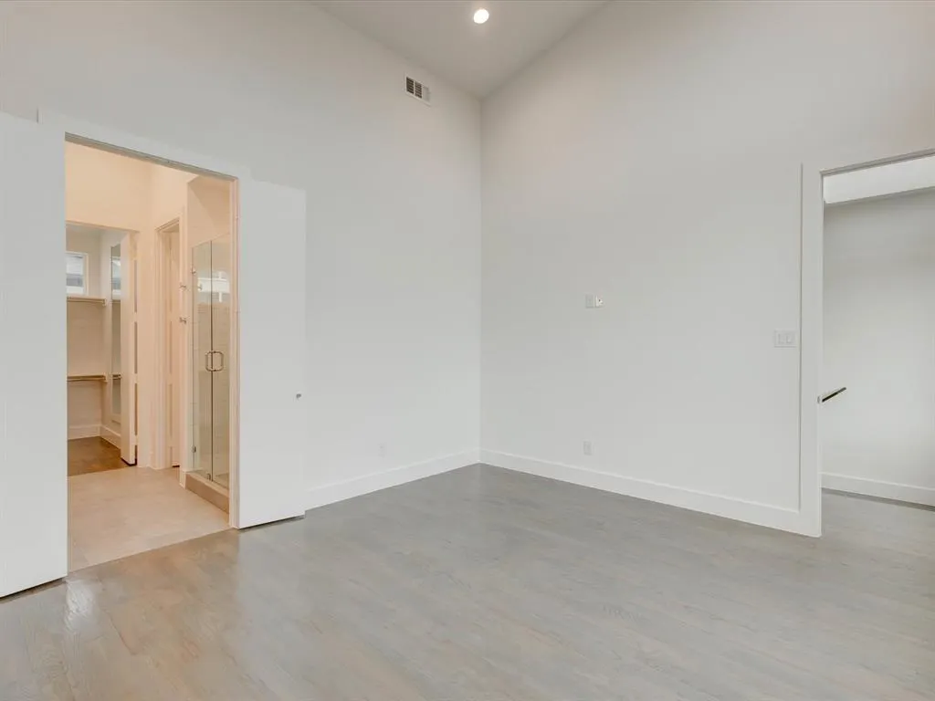 5923 Lindell Avenue, #101