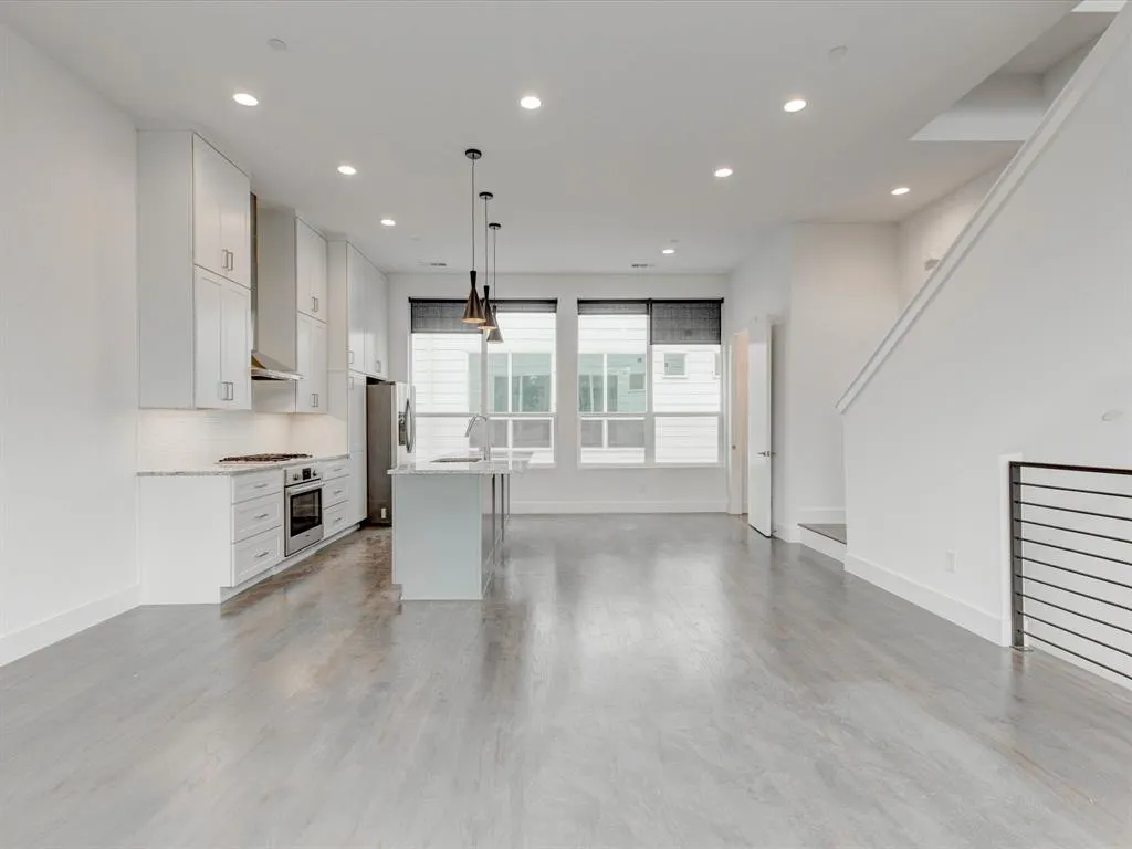5923 Lindell Avenue, #101