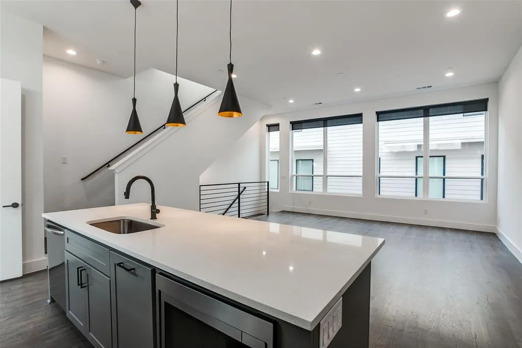 5708 Lindell Avenue, #103