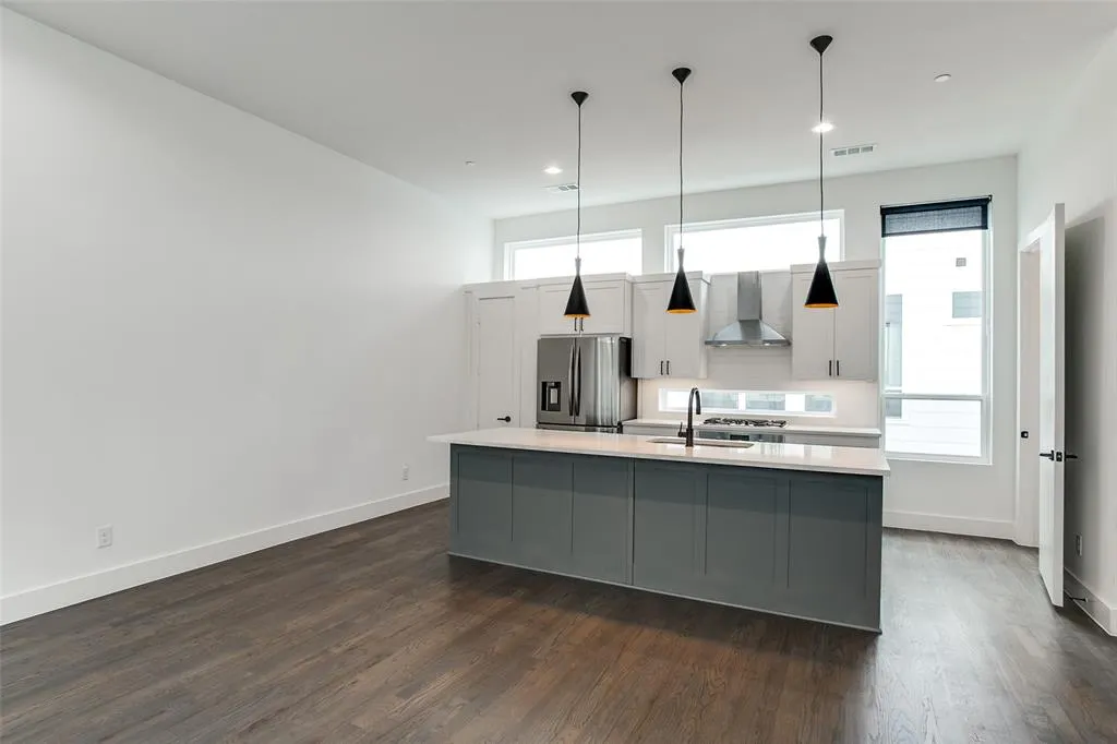 5708 Lindell Avenue, #103