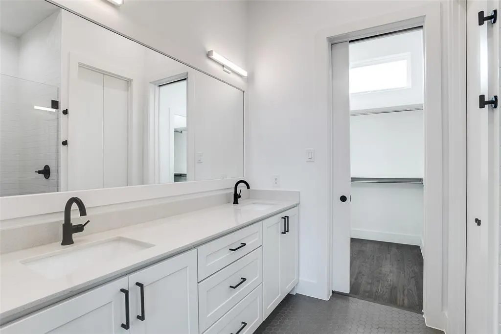 5708 Lindell Avenue, #103