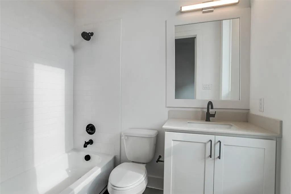 5708 Lindell Avenue, #103