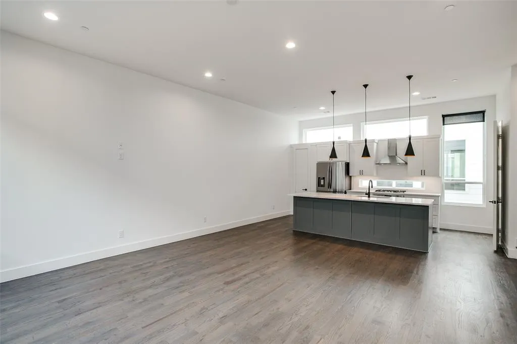 5708 Lindell Avenue, #103