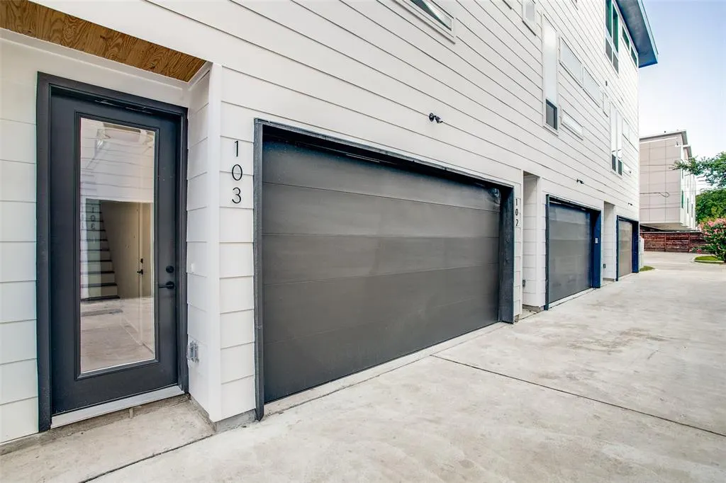 5708 Lindell Avenue, #103