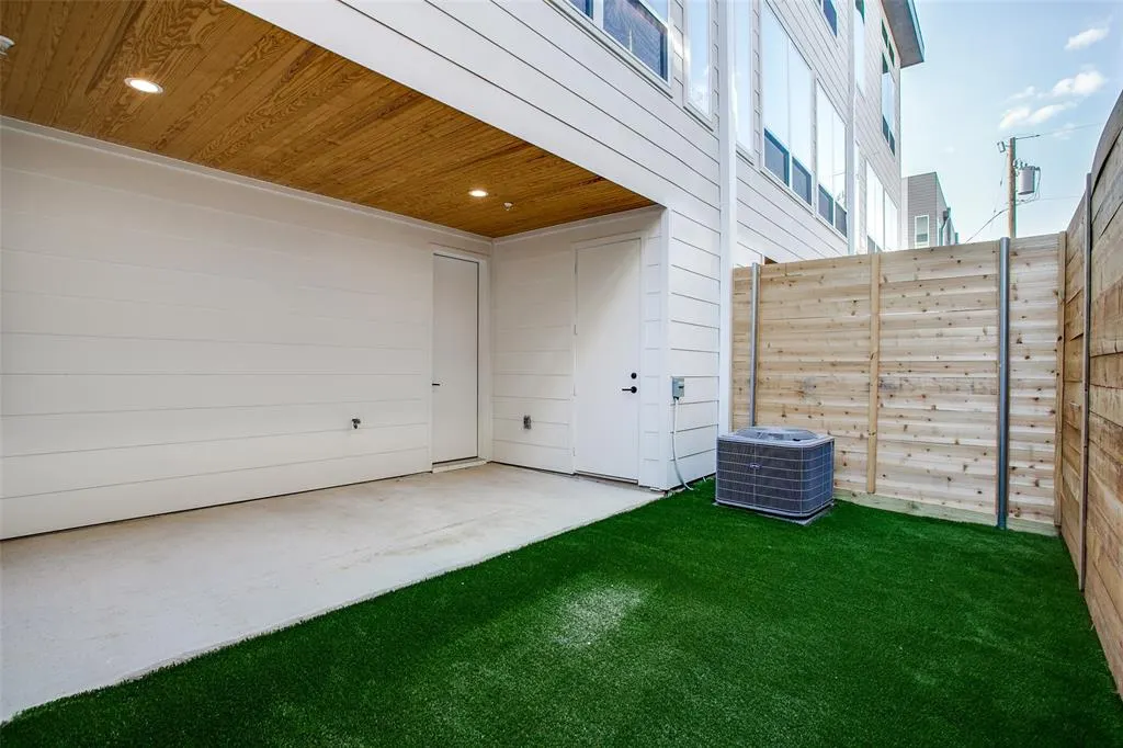5708 Lindell Avenue, #103