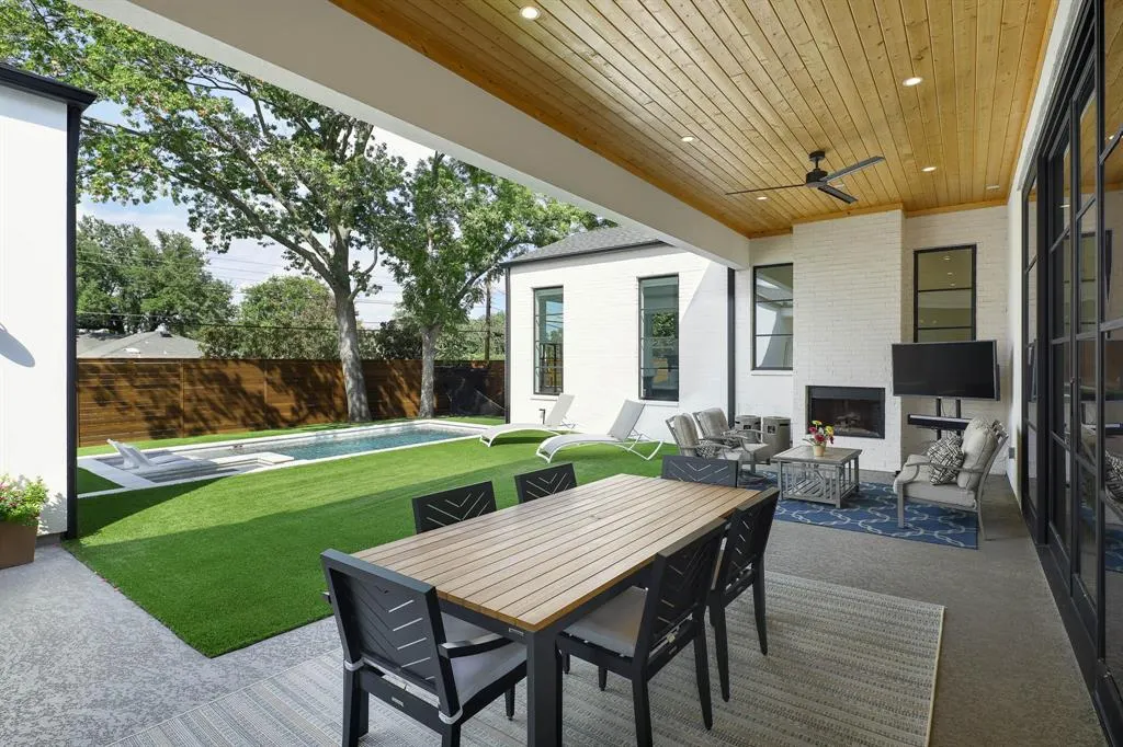 7149 Northaven Road