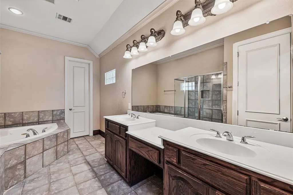 1049 Lake Ridge Drive