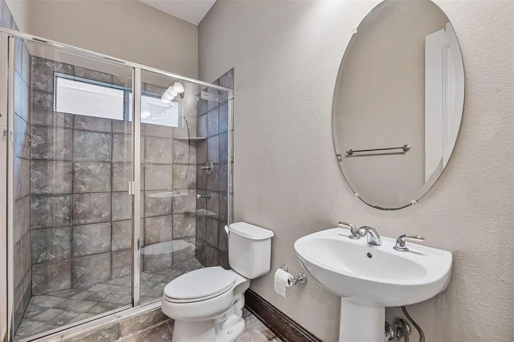 1049 Lake Ridge Drive