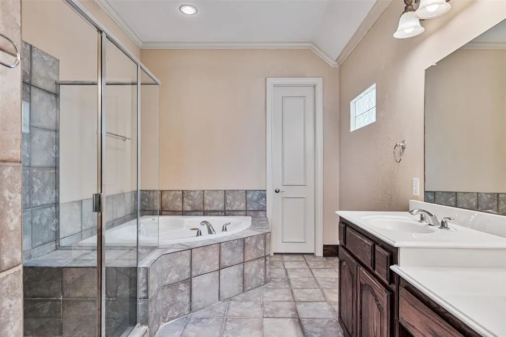 1049 Lake Ridge Drive