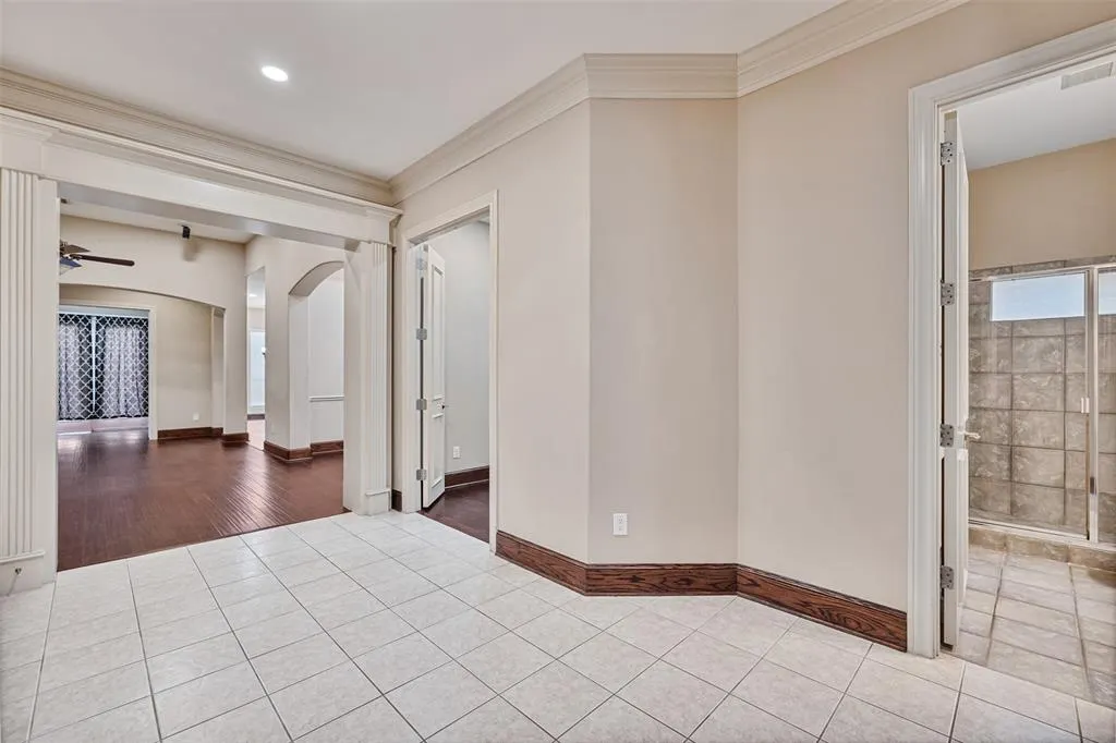 1049 Lake Ridge Drive