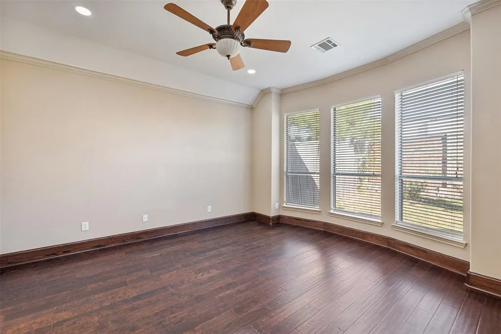 1049 Lake Ridge Drive