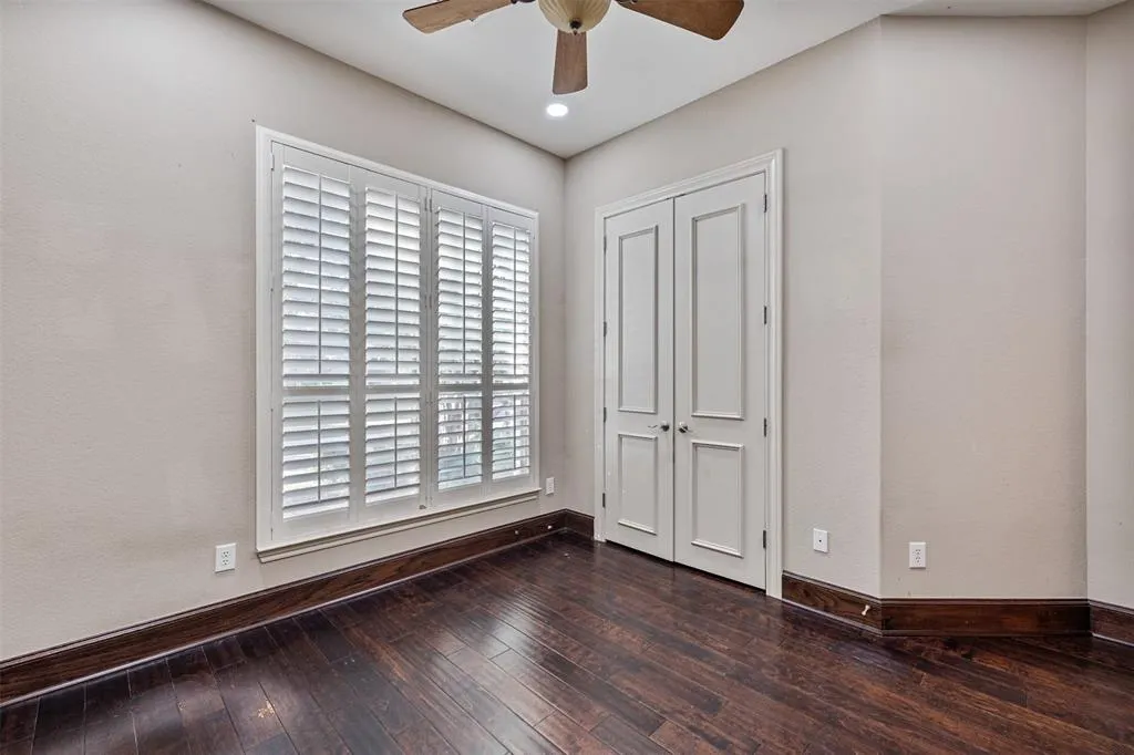 1049 Lake Ridge Drive