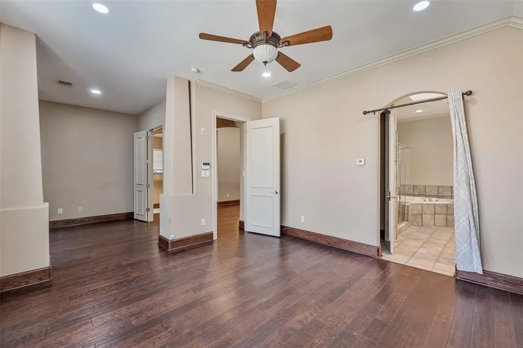 1049 Lake Ridge Drive